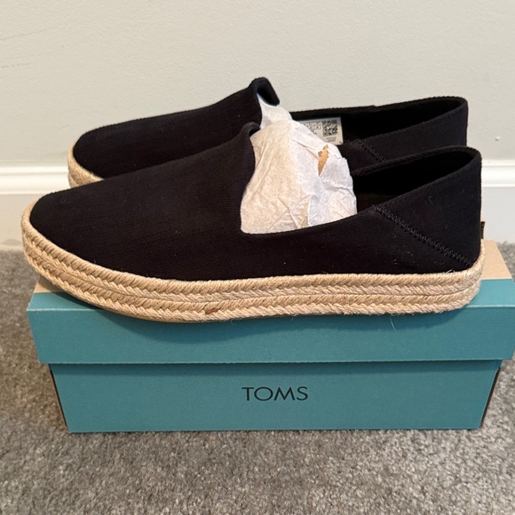 TOMS Men's Black Slip-On Loafers - Picture 1 of 3